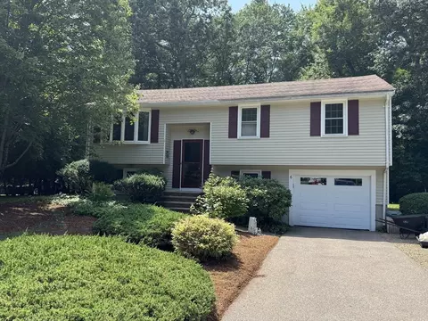 6 Kensington Rd, Norton, MA 02766