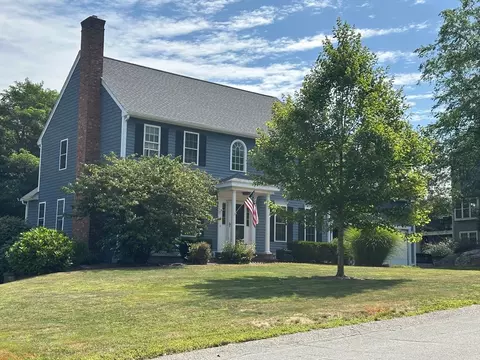 91 Ocean Hill Dr, Kingston, MA 02364