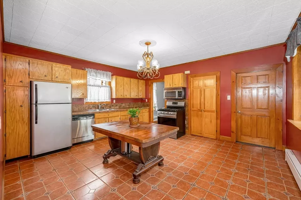 Kitchen - 61 Butterfield St, Lowell, MA 01854 photo 4 of 5