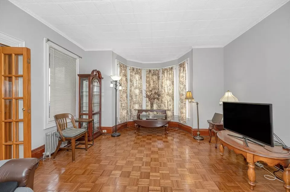Living - 61 Butterfield St, Lowell, MA 01854 photo 2 of 4