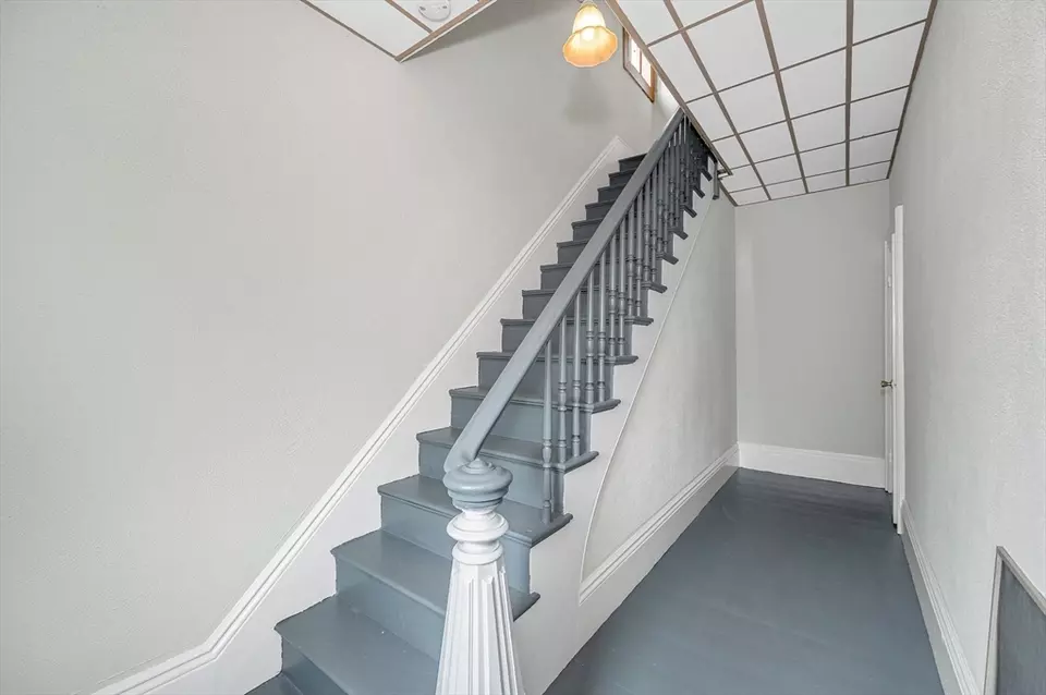 Entry Way - 61 Butterfield St, Lowell, MA 01854 photo 1 of 1