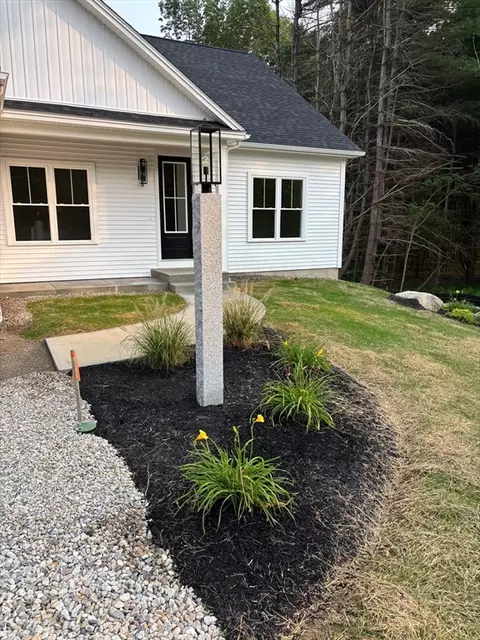 Exterior - 190 Whitins Rd, Sutton, MA 01590 photo 3 of 5