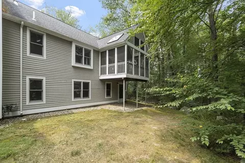 Exterior - 32 Brewster Ln #32, Acton, MA 01720 photo 5 of 9