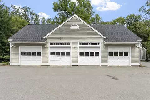 Exterior - 32 Brewster Ln #32, Acton, MA 01720 photo 9 of 9