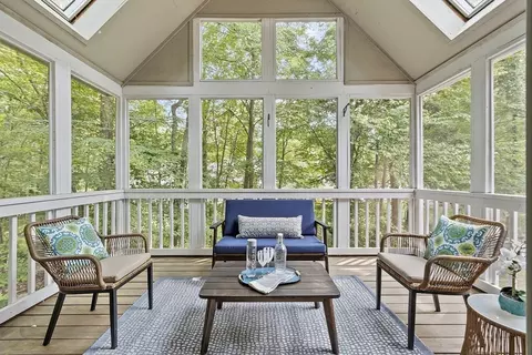 Exterior - 32 Brewster Ln #32, Acton, MA 01720 photo 2 of 9