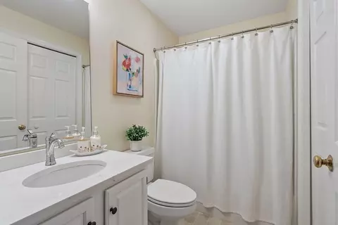 Bath - 32 Brewster Ln #32, Acton, MA 01720 photo 2 of 2