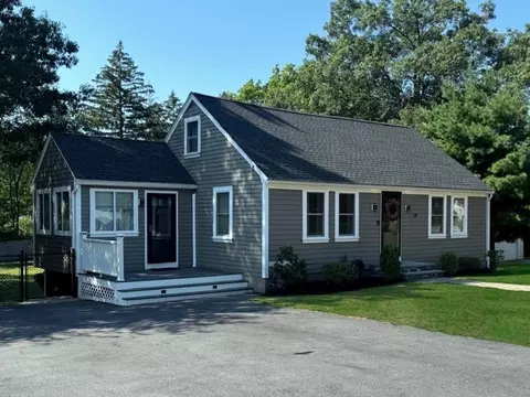 34 Manning Rd, Chelmsford, MA 01824