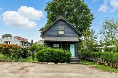 186 Washington St, Brighton, MA 02135