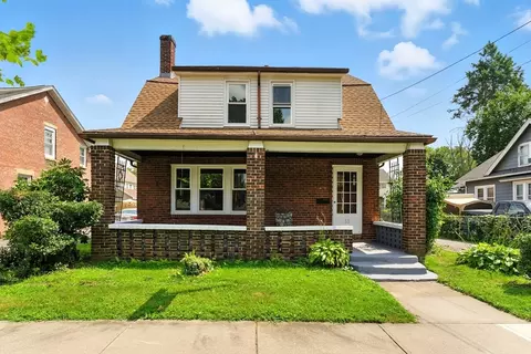 31 Fox St, West Springfield, MA 01089