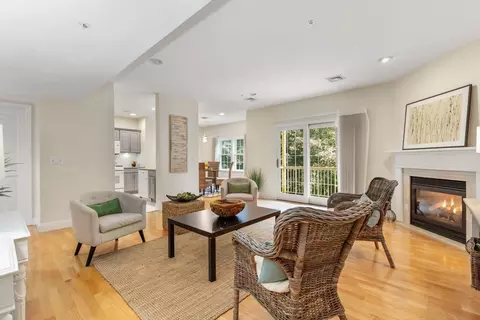 121 Revere St #F, Canton, MA 02021