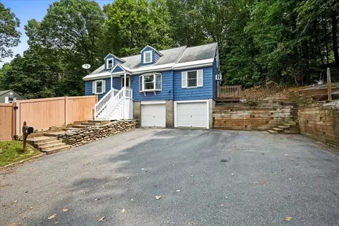 61 Elmwood St, Auburn, MA 01501