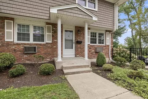 418 Meadow St #15D, Agawam, MA 01001