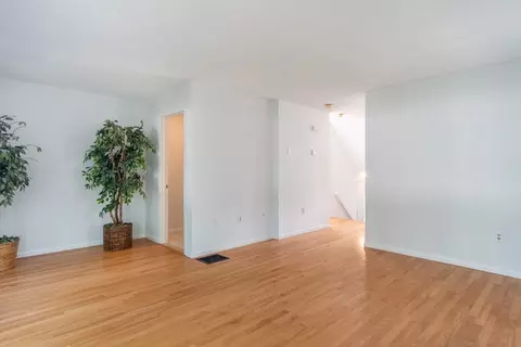 18 Castlegate #D, Springfield, MA 01129 photo 8