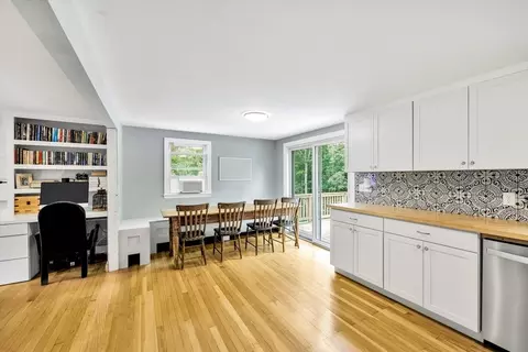 324 Bishops Ter, Hyannis, MA 02601 photo 17