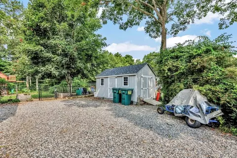 324 Bishops Ter, Hyannis, MA 02601 photo 5