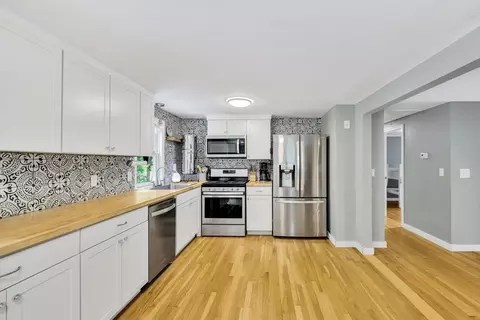 324 Bishops Ter, Hyannis, MA 02601 photo 13