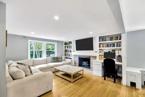 324 Bishops Ter, Hyannis, MA 02601 photo 18