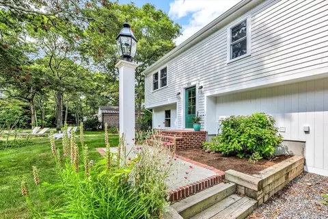 324 Bishops Ter, Hyannis, MA 02601 photo 3