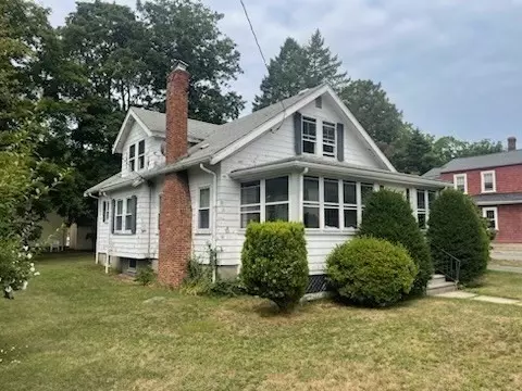 15 Howard St, Wakefield, MA 01880