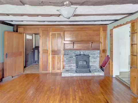 Living - 104 Spring St, Hull, MA 02045 photo 4 of 5