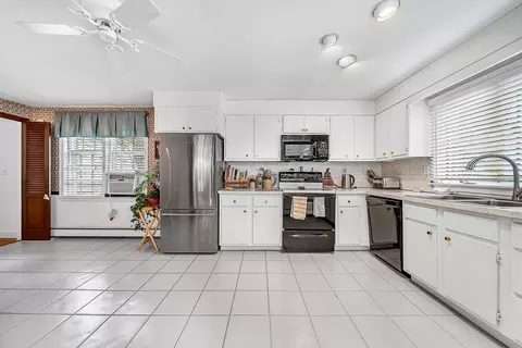 1574 Central Ave, Needham, MA 02492 photo 5