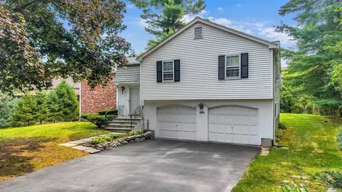 1574 Central Ave, Needham, MA 02492