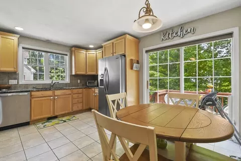 Kitchen - 25 Pierce St #25, Reading, MA 01867 photo 2 of 5