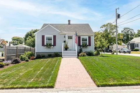 567 Buffinton St, Somerset, MA 02726