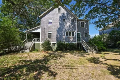 48 Garnet Ave, Falmouth, MA 02556