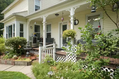 11 Crescent St, Millers Falls, MA 01349