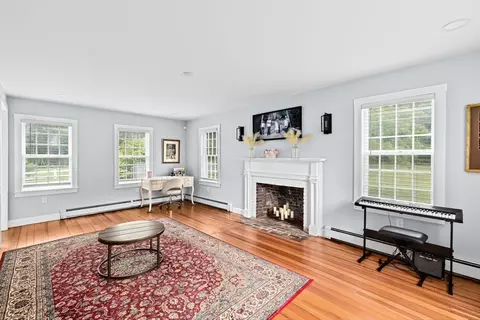 Living - 144 Spring St, Marshfield, MA 02050 photo 3 of 3