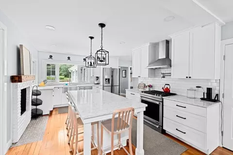 Kitchen - 144 Spring St, Marshfield, MA 02050 photo 7 of 8