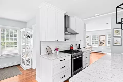 Kitchen - 144 Spring St, Marshfield, MA 02050 photo 5 of 8