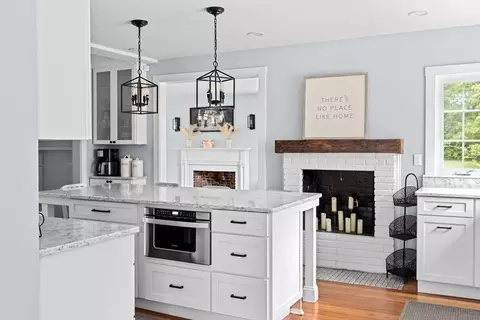 Kitchen - 144 Spring St, Marshfield, MA 02050 photo 6 of 8
