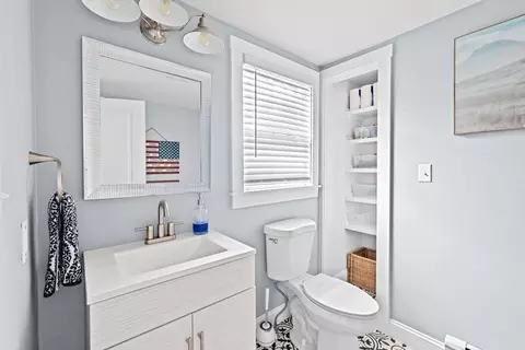 Bath - 144 Spring St, Marshfield, MA 02050 photo 1 of 6