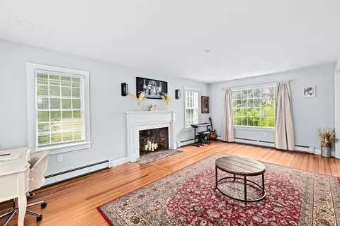 Living - 144 Spring St, Marshfield, MA 02050 photo 2 of 3
