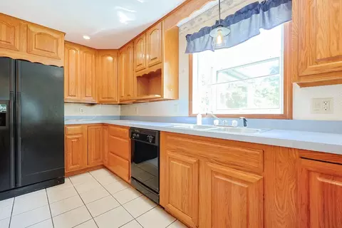 179 Whitins Rd, Sutton, MA 01590 photo 4