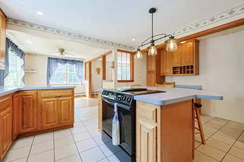 179 Whitins Rd, Sutton, MA 01590 photo 3