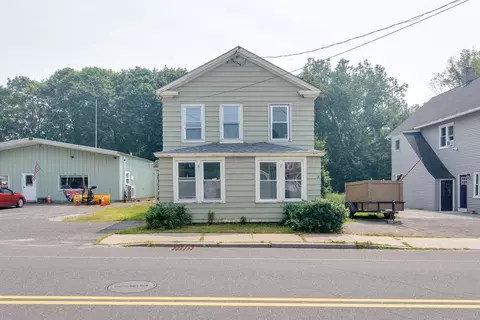 12 Crystal St, Lenox, MA 01240