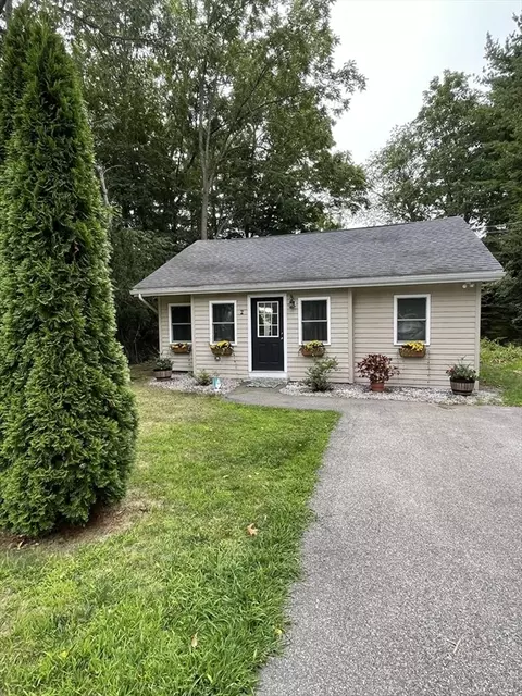 2 Westminster Rd, Merrimac, MA 01860