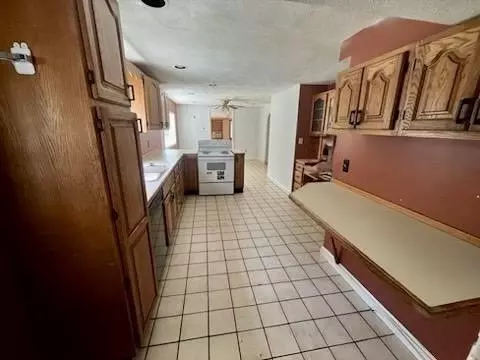 Entry Way - 30 Wakefield St, Reading, MA 01867 photo 1 of 1