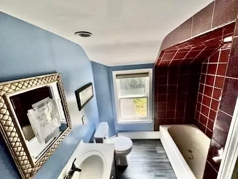 Bath - 30 Wakefield St, Reading, MA 01867 photo 2 of 3