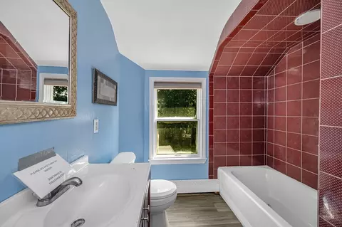 Bath - 30 Wakefield St, Reading, MA 01867 photo 3 of 3