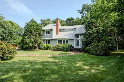 574 Station Rd, Amherst, MA 01002