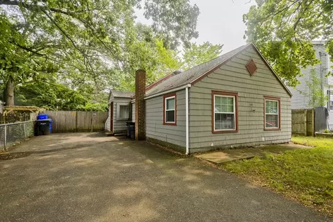 145 Darling St, Indian Orchard, MA 01151