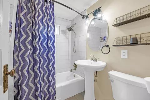 Bath - 29 Sterling St, Springfield, MA 01107 photo 1 of 2