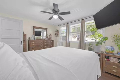 Bedroom - 29 Sterling St, Springfield, MA 01107 photo 3 of 7