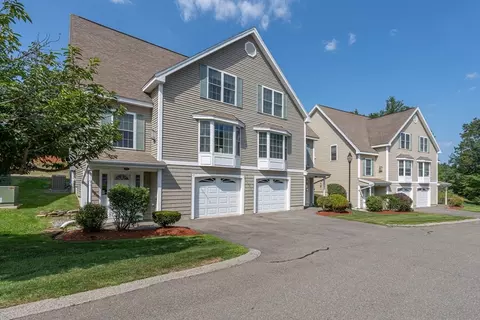 8 Farnum Ct #A, Hudson, NH 03051