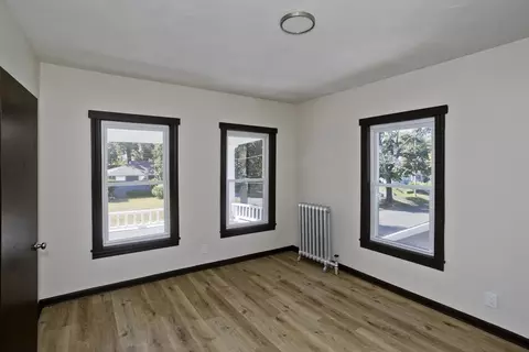 Bedroom - 31 33 Balis St, Springfield, MA 01109 photo 4 of 7