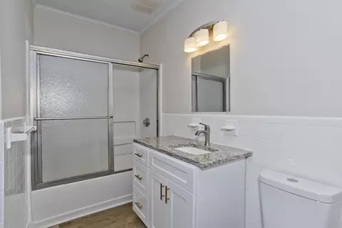 Bath - 31 33 Balis St, Springfield, MA 01109 photo 2 of 2